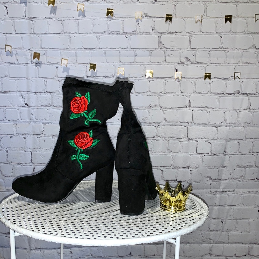 Give Me Roses Booties - Picture 4 of 4